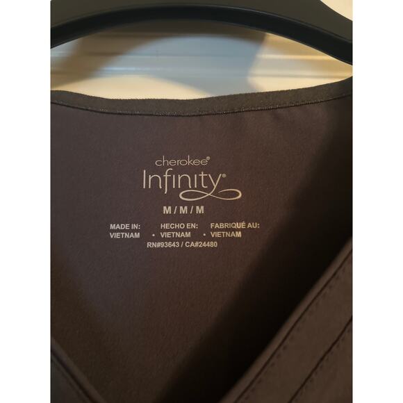 GUC Cherokee Infinity Dark Gray Scrub Top Pockets Size Medium - Picture 3 of 6